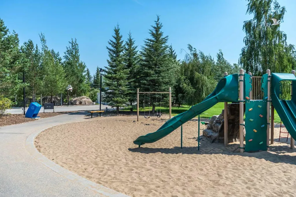 28 Auburn Bay Link SE Calgary AB T3M 1Z7