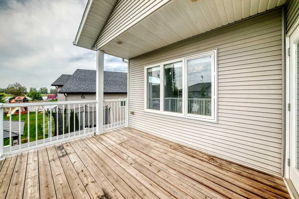 38 Cambridge Close Blackfalds AB T4M 0A3