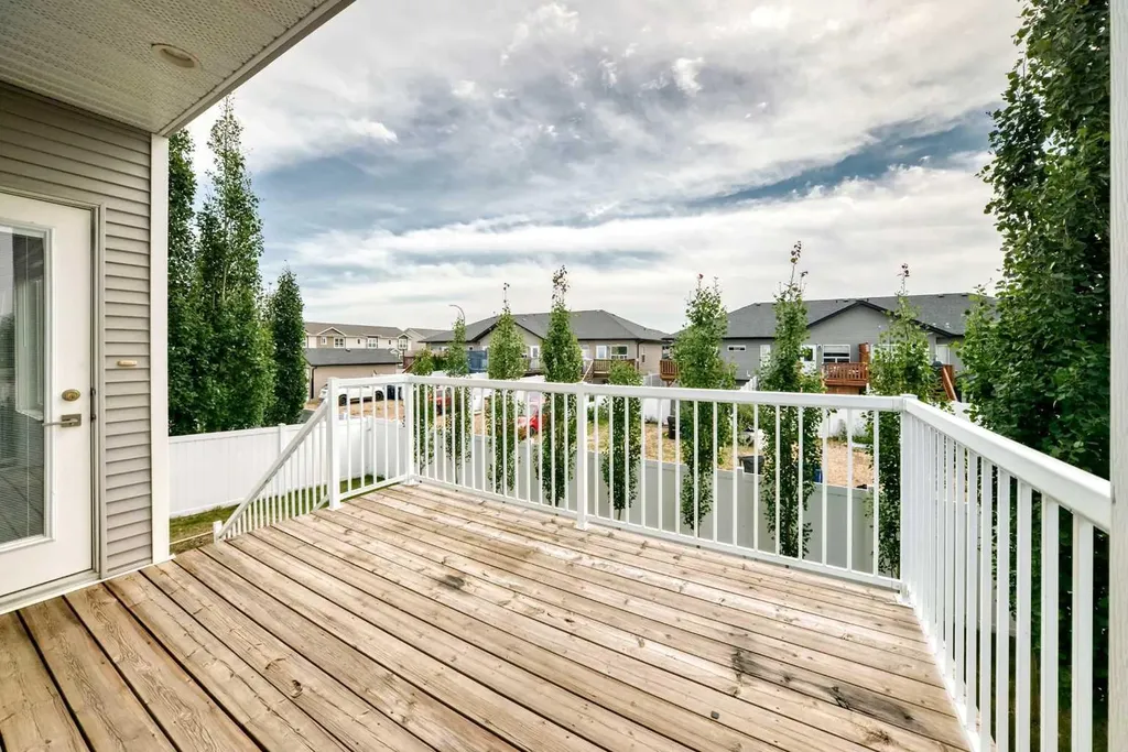 38 Cambridge Close Blackfalds AB T4M 0A3