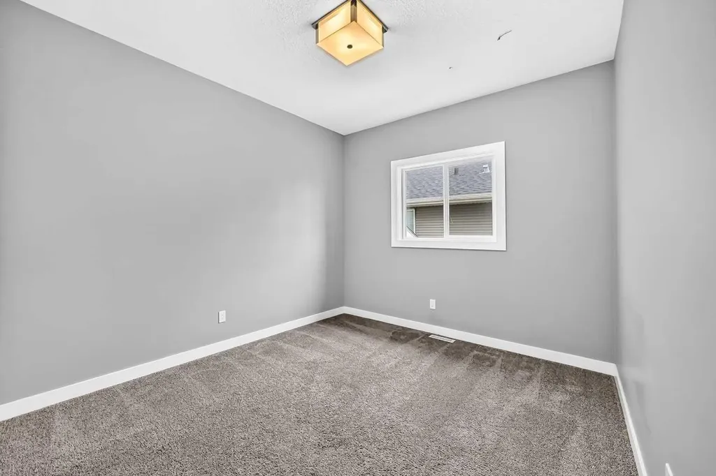 38 Cambridge Close Blackfalds AB T4M 0A3