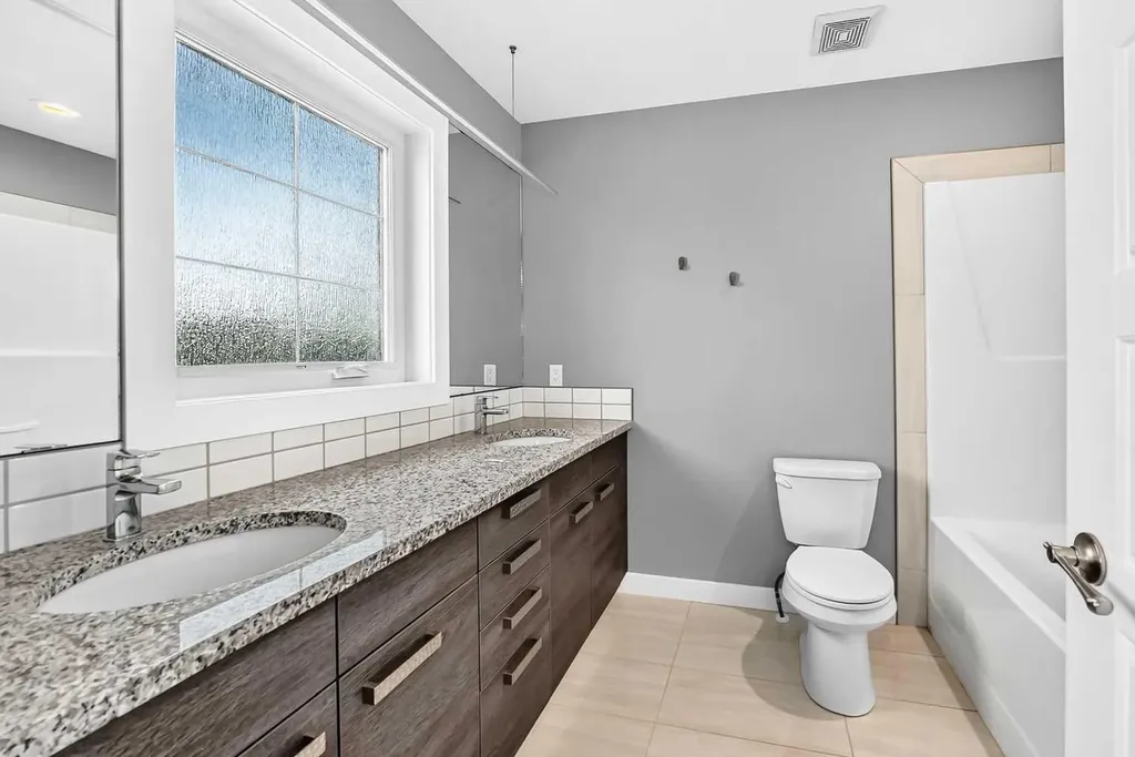 38 Cambridge Close Blackfalds AB T4M 0A3