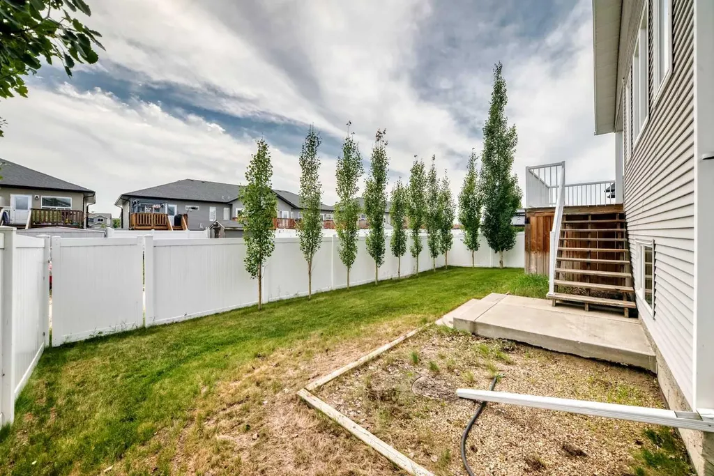 38 Cambridge Close Blackfalds AB T4M 0A3