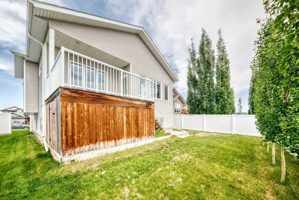 38 Cambridge Close Blackfalds AB T4M 0A3