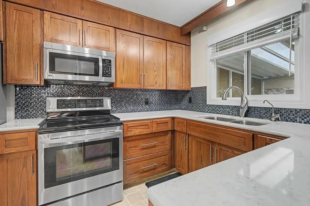 163 Lake Sylvan Close SE Calgary AB T3J3E5