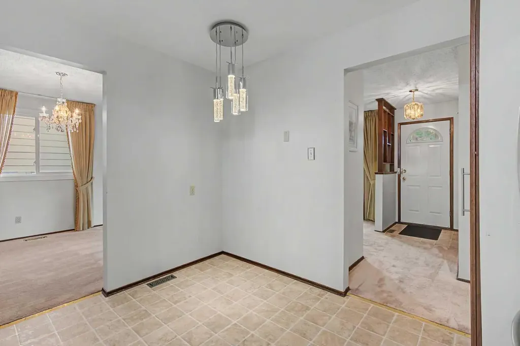 163 Lake Sylvan Close SE Calgary AB T3J3E5