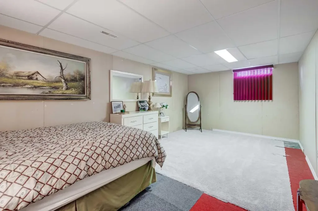 163 Lake Sylvan Close SE Calgary AB T3J3E5