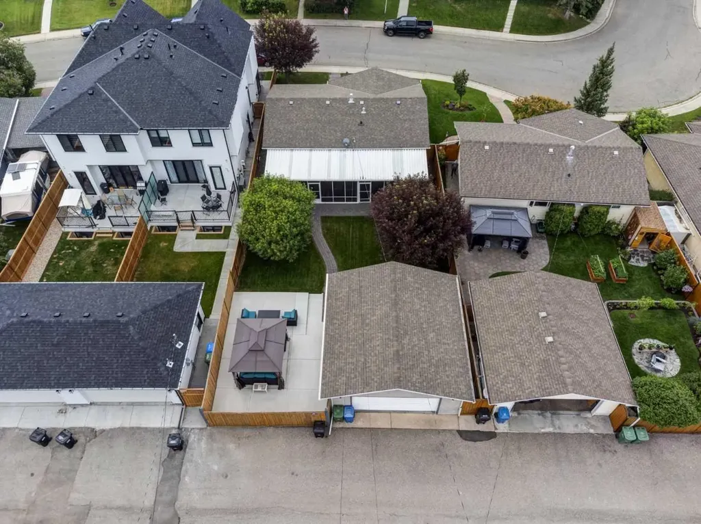 163 Lake Sylvan Close SE Calgary AB T3J3E5
