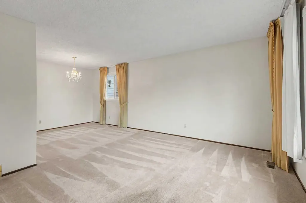 163 Lake Sylvan Close SE Calgary AB T3J3E5