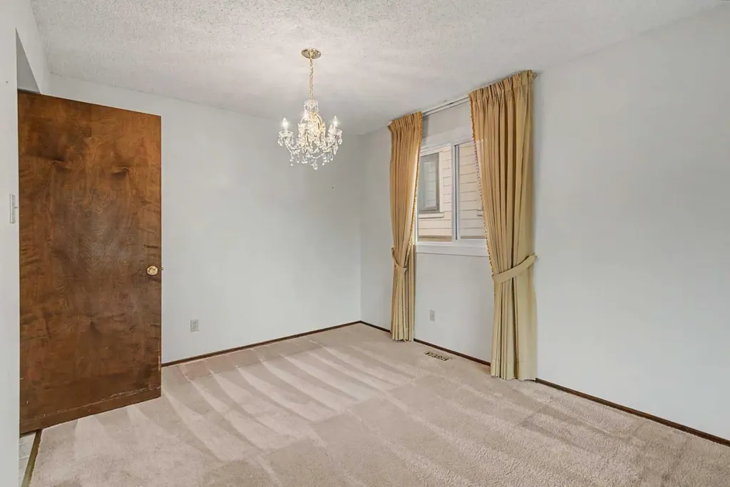 163 Lake Sylvan Close SE Calgary AB T3J3E5