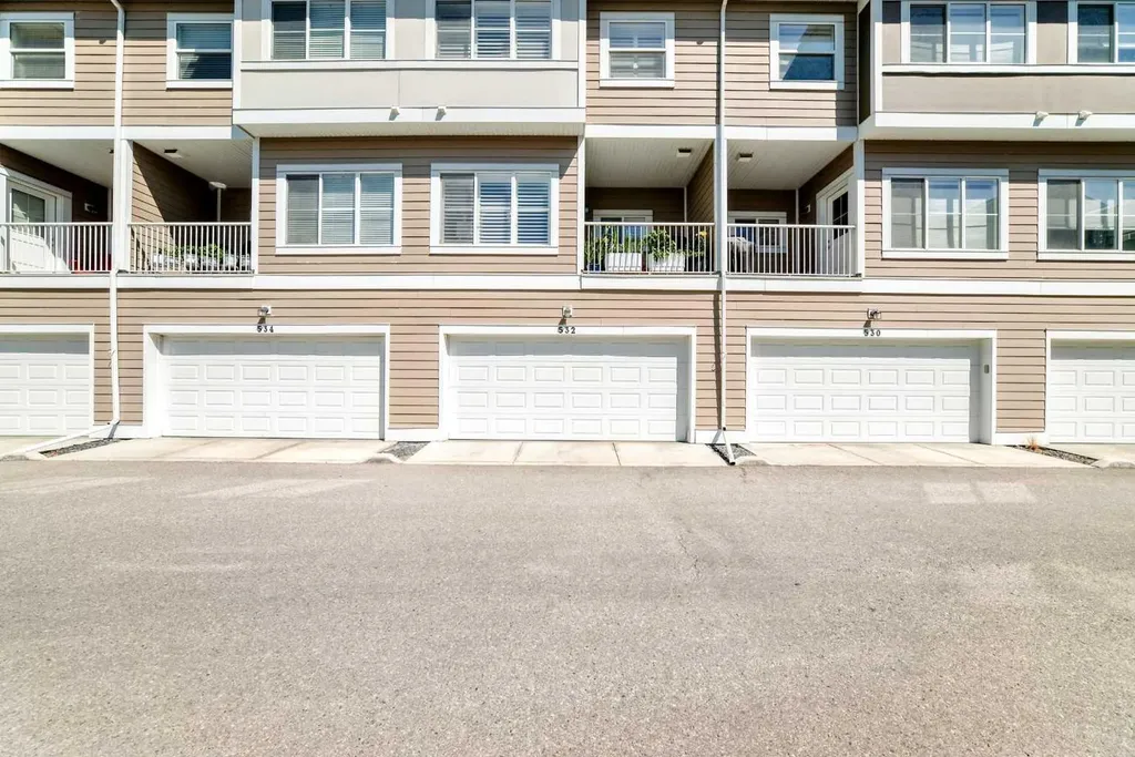 532 Cranford Drive SE Calgary AB T3M2P7