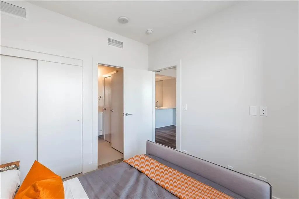 46 9 Street NE Calgary AB T2E 7Y1