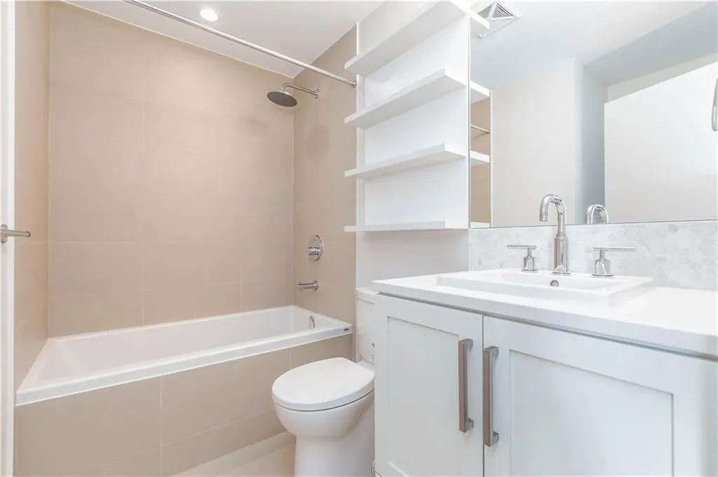 46 9 Street NE Calgary AB T2E 7Y1