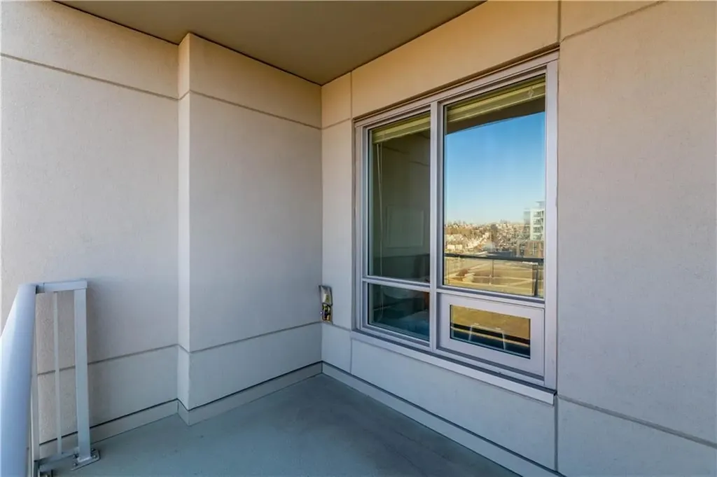 46 9 Street NE Calgary AB T2E 7Y1