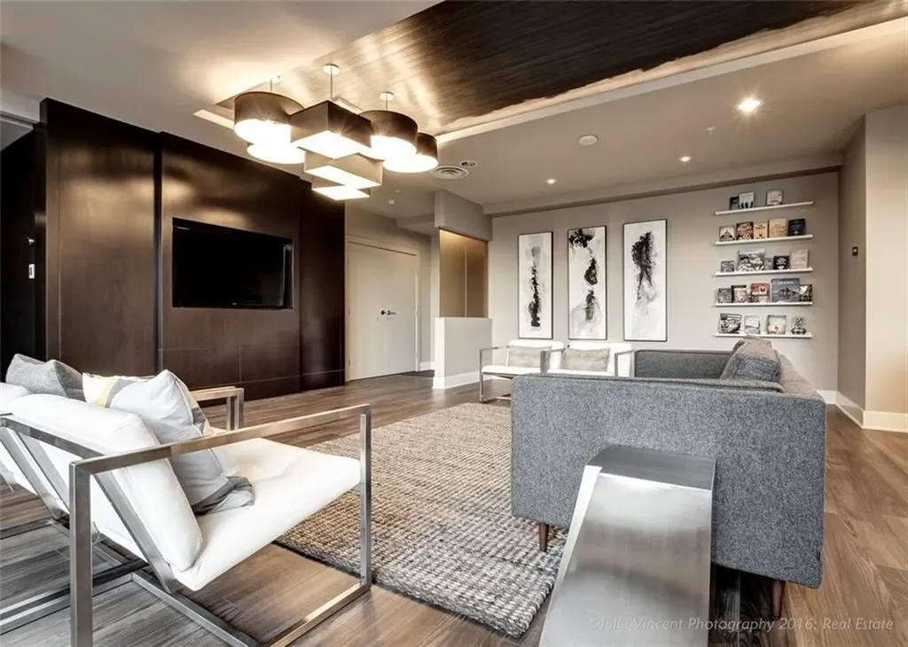 46 9 Street NE Calgary AB T2E 7Y1