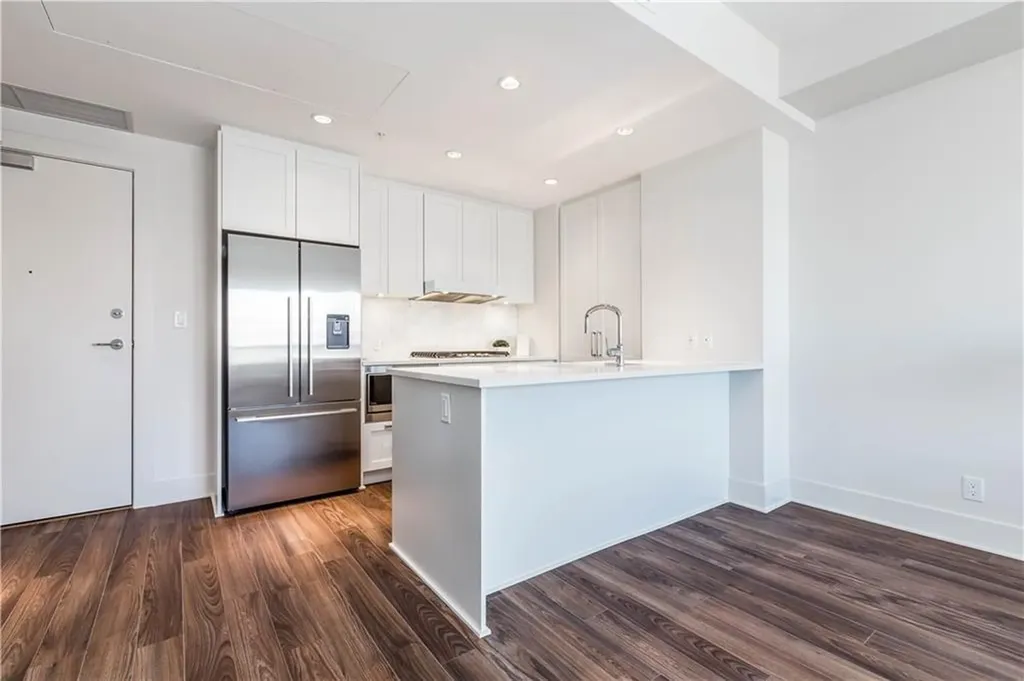 46 9 Street NE Calgary AB T2E 7Y1