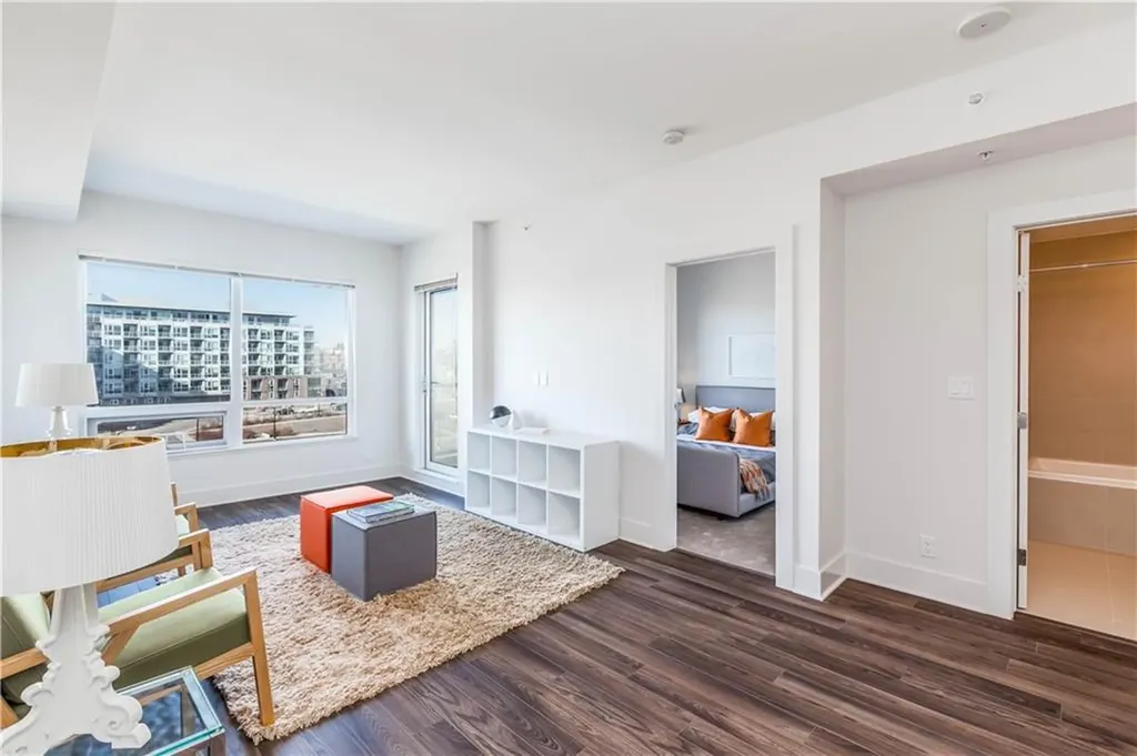 46 9 Street NE Calgary AB T2E 7Y1