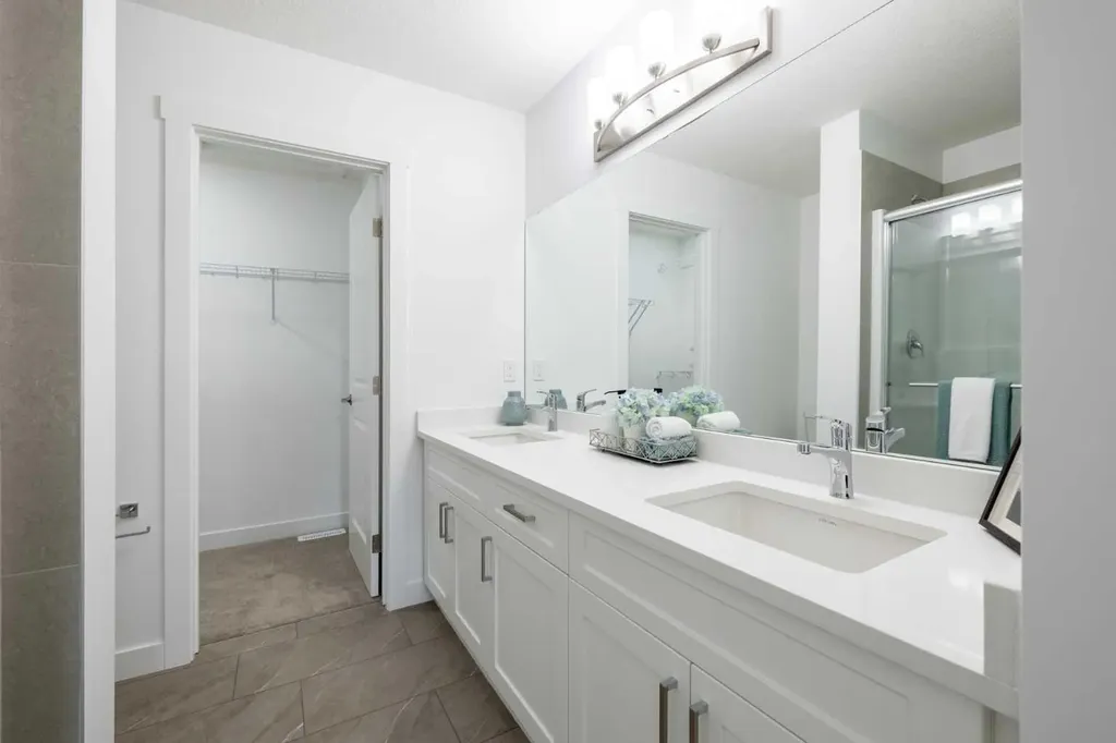 633 Savanna Drive NE Calgary AB T3J5P8