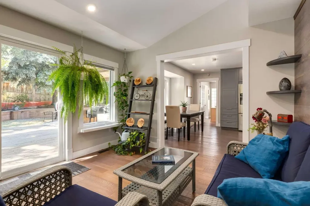 9915 Patton Road SW Calgary AB T2V 5G1
