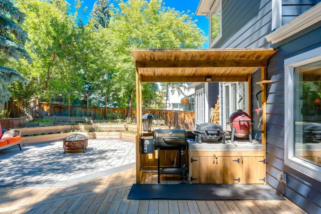 9915 Patton Road SW Calgary AB T2V 5G1