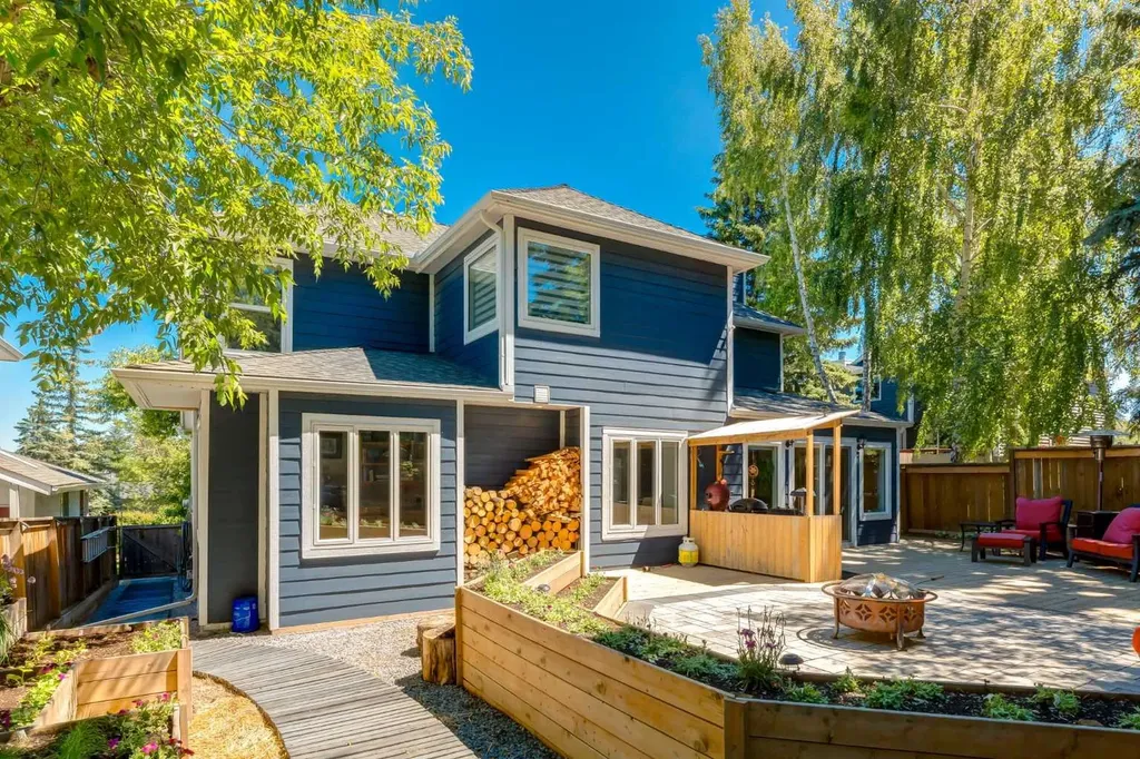 9915 Patton Road SW Calgary AB T2V 5G1