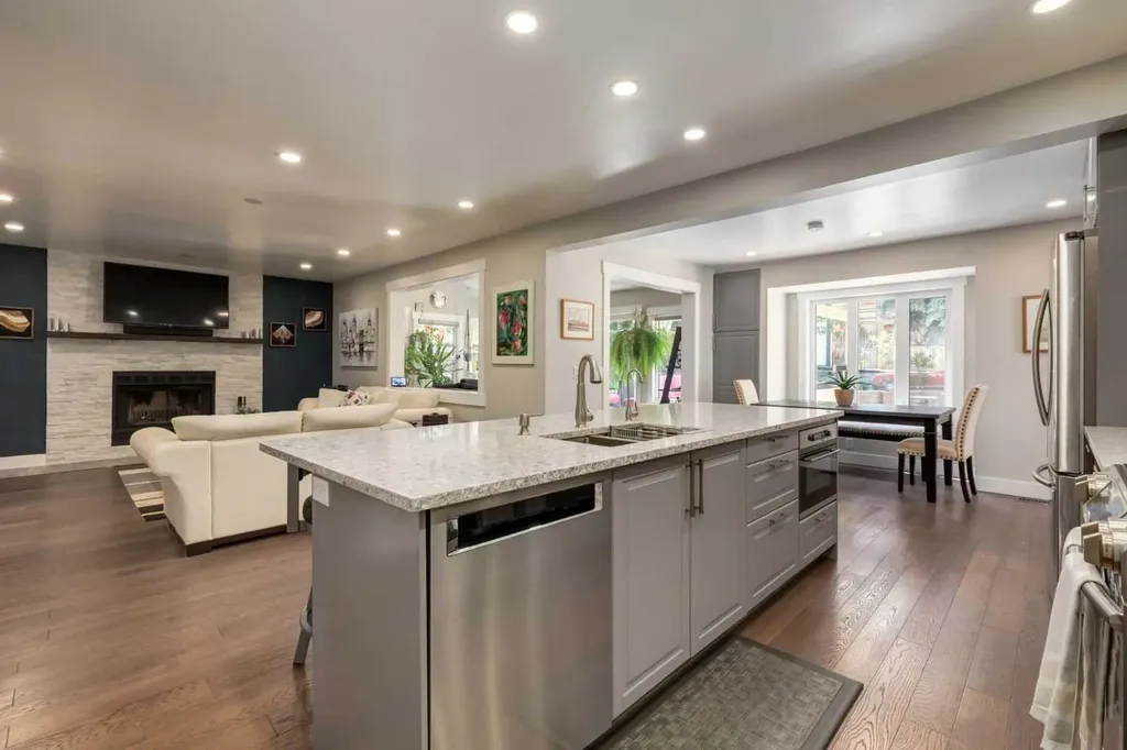9915 Patton Road SW Calgary AB T2V 5G1
