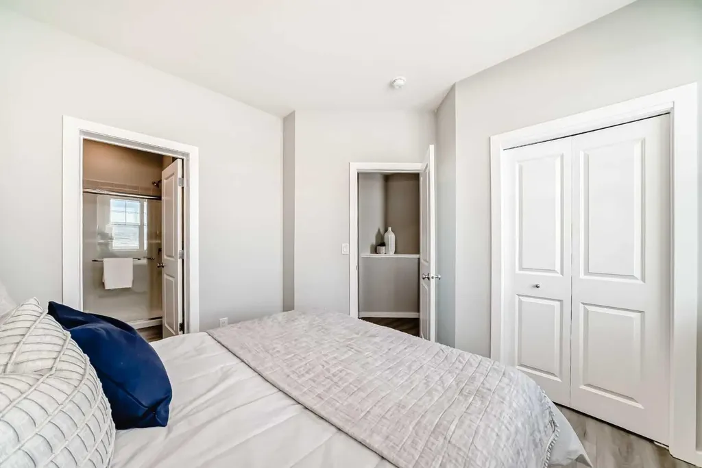136 Heirloom Street SE Calgary AB T3S 0Y5