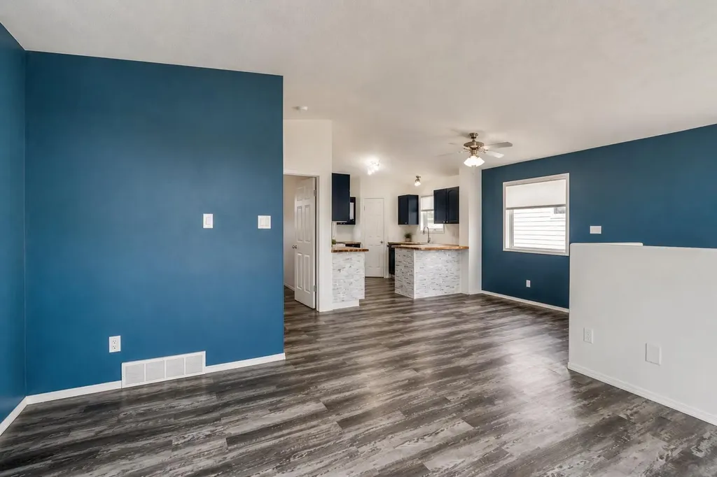 248 Blackfoot W Lethbridge AB T1K7W4