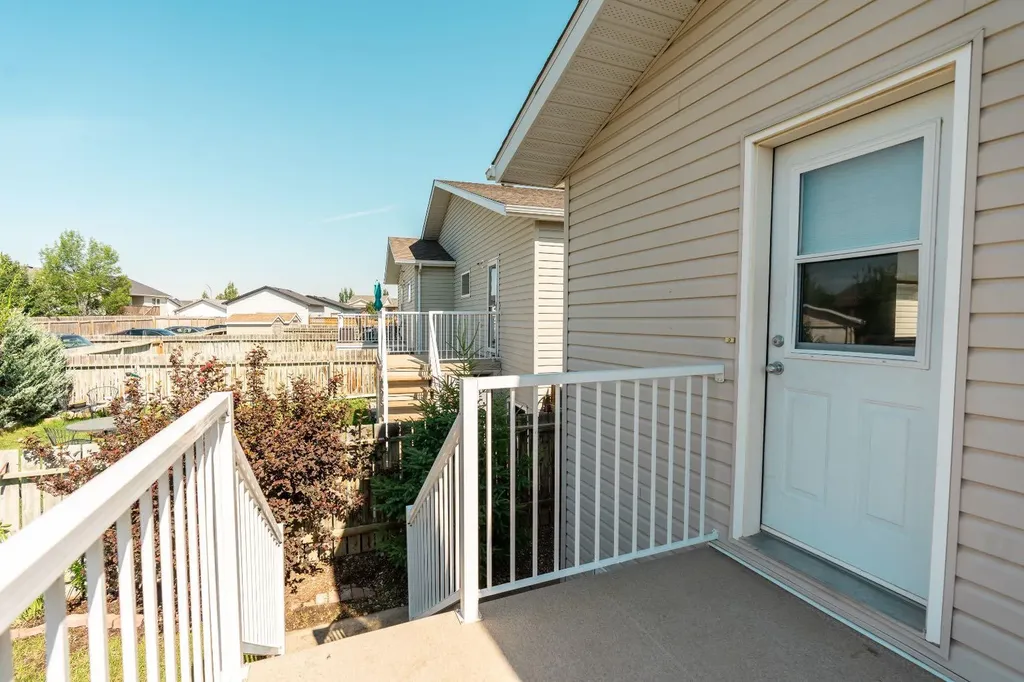 248 Blackfoot W Lethbridge AB T1K7W4