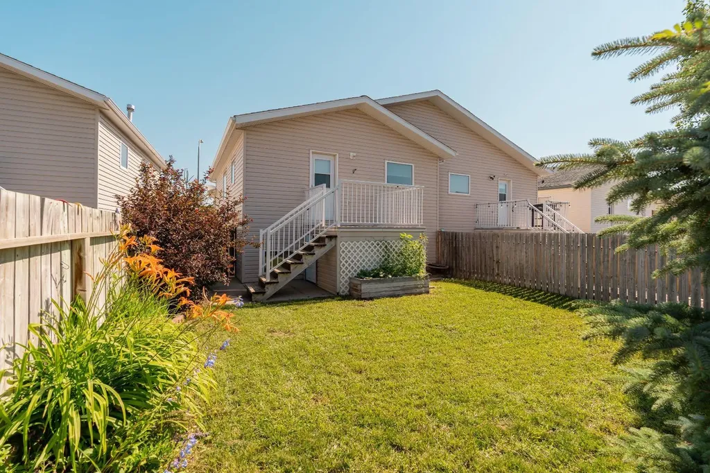 248 Blackfoot W Lethbridge AB T1K7W4