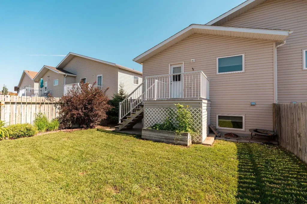 248 Blackfoot W Lethbridge AB T1K7W4