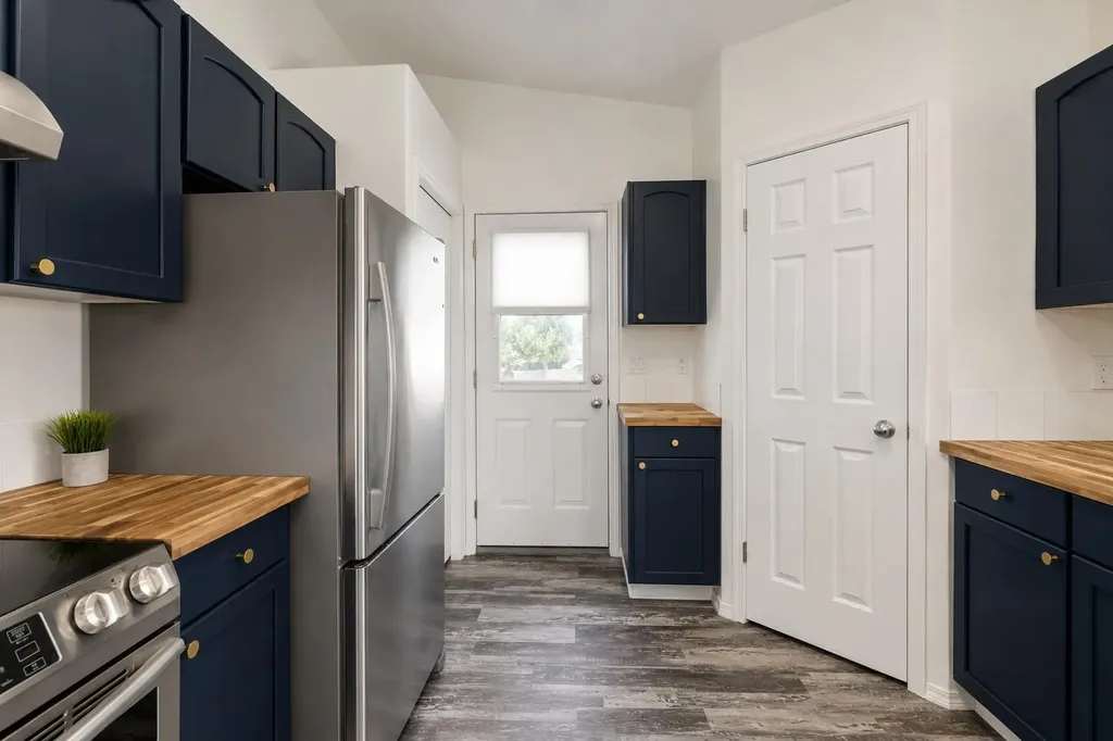 248 Blackfoot Road W Lethbridge AB T1K7W4