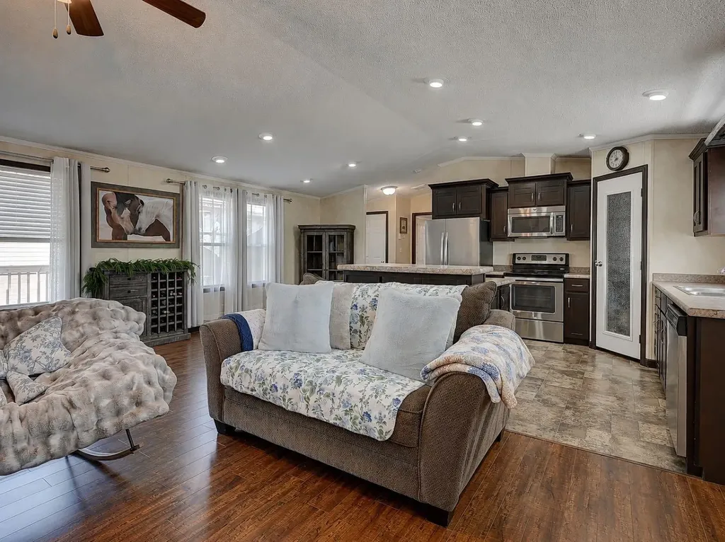 10615 88 Street Grande Prairie AB T8X 1P3