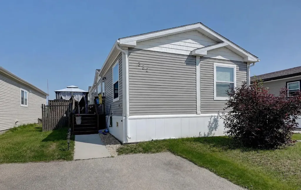 10615 88 Street Grande Prairie AB T8X 1P3