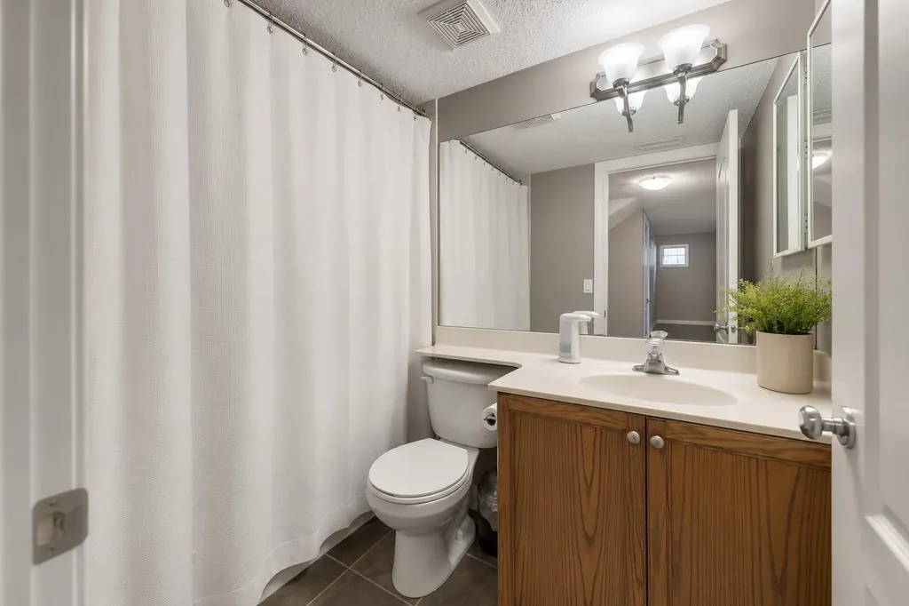 169 West Creek Boulevard Chestermere AB T1X 1P5