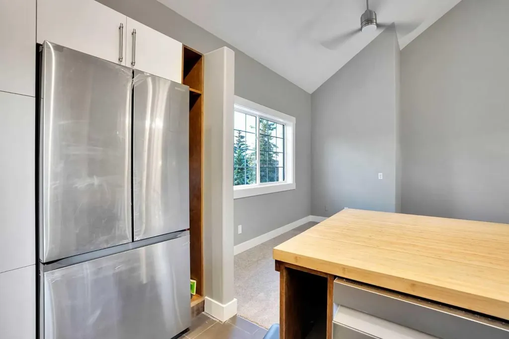 109 Patterson View SW Calgary AB T3H 2P4