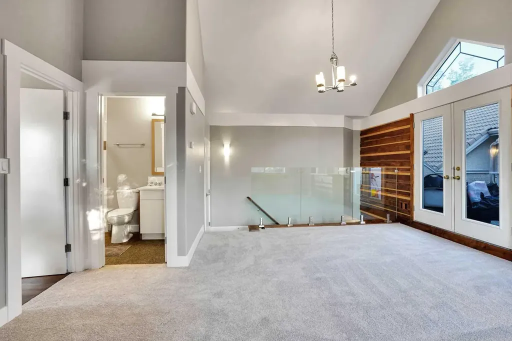 109 Patterson View SW Calgary AB T3H 2P4