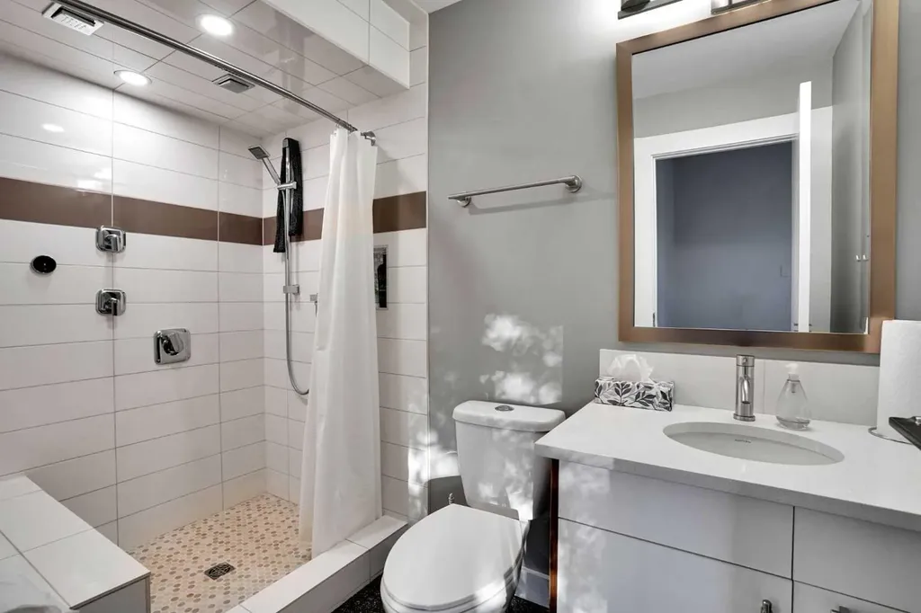109 Patterson View SW Calgary AB T3H 2P4