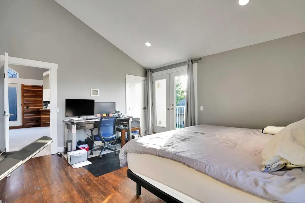 109 Patterson View SW Calgary AB T3H 2P4