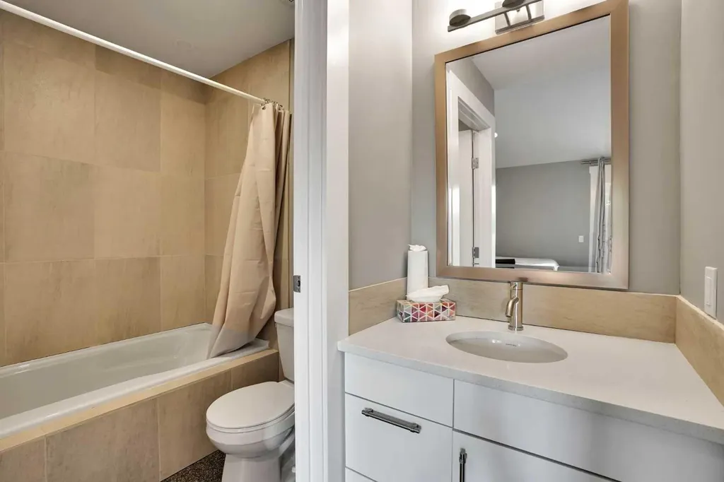 109 Patterson View SW Calgary AB T3H 2P4