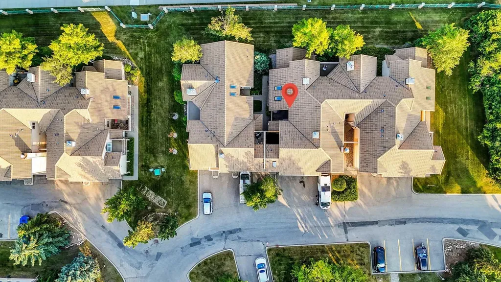 109 Patterson View SW Calgary AB T3H 2P4