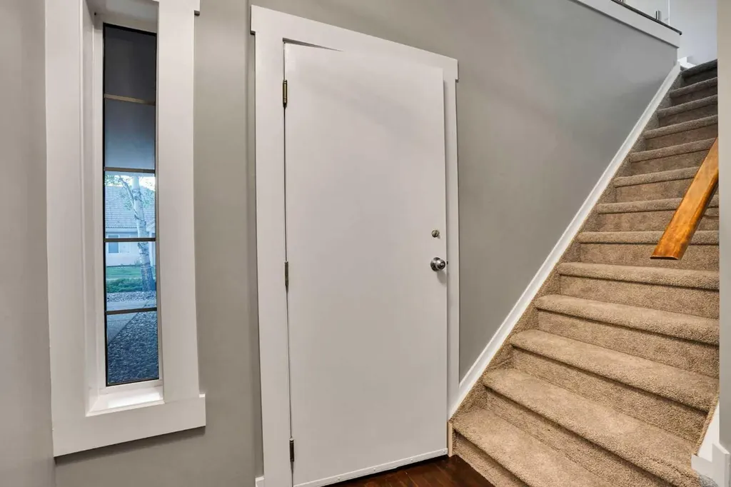 109 Patterson View SW Calgary AB T3H 2P4