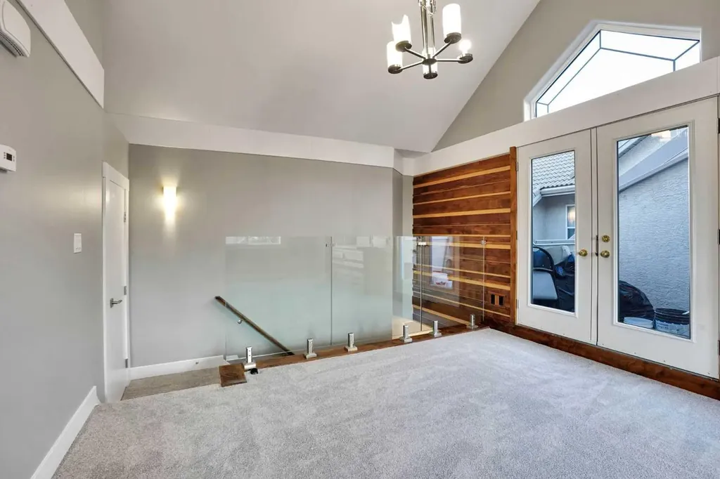 109 Patterson View SW Calgary AB T3H 2P4
