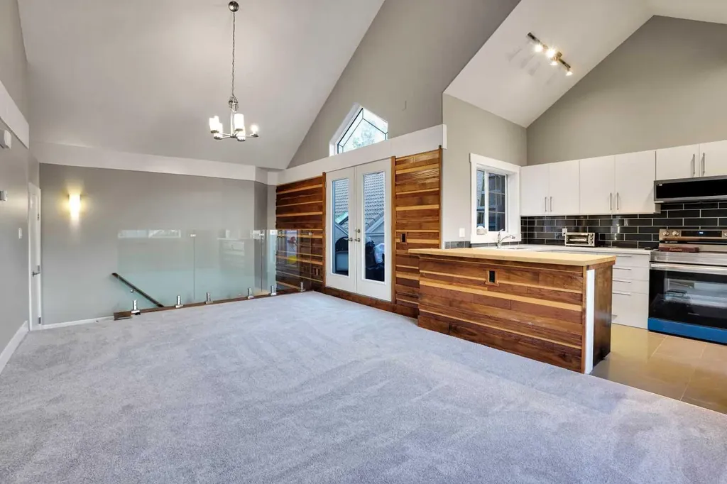 109 Patterson View SW Calgary AB T3H 2P4