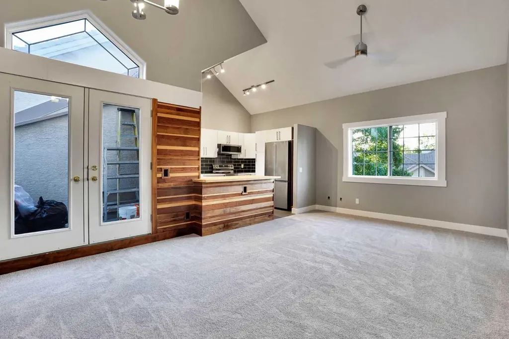 109 Patterson View SW Calgary AB T3H 2P4