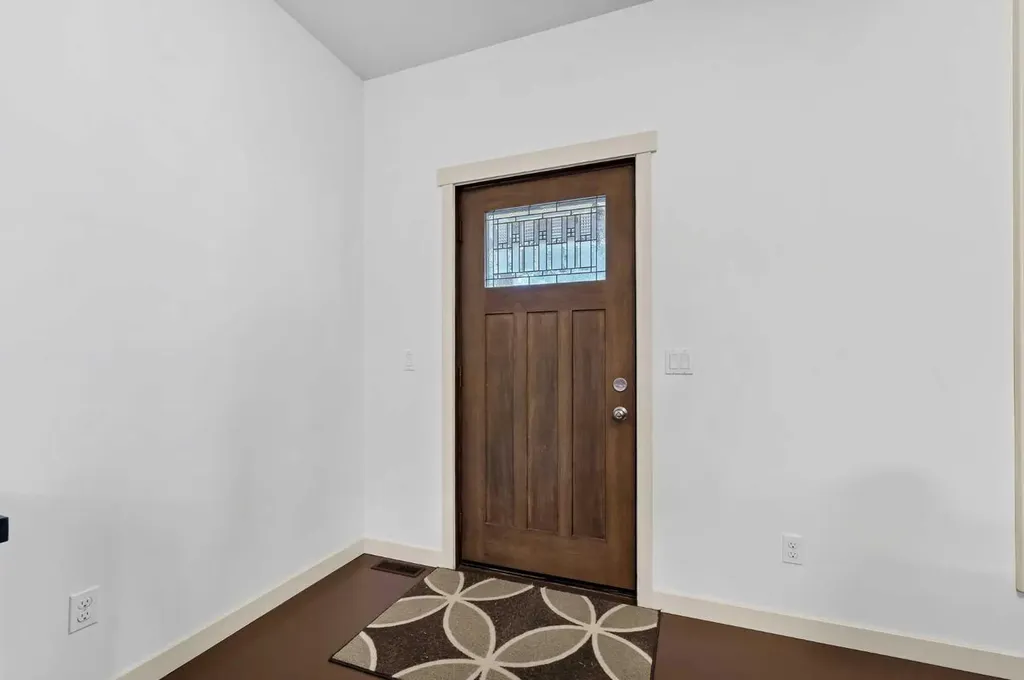 873A 5 Street SE Medicine Hat AB T1A0N9