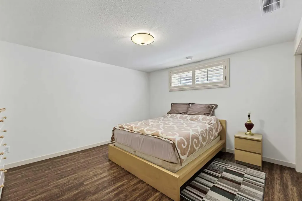 873A 5 Street SE Medicine Hat AB T1A0N9
