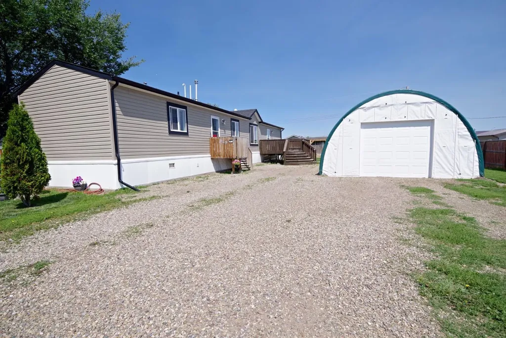 829 3 Street S Grassy Lake AB T0K 0Z0