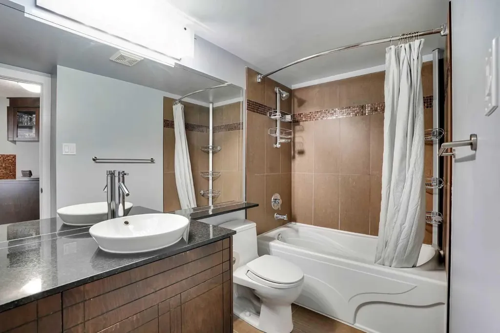 812 14 Avenue SW Calgary AB T2R 0N6