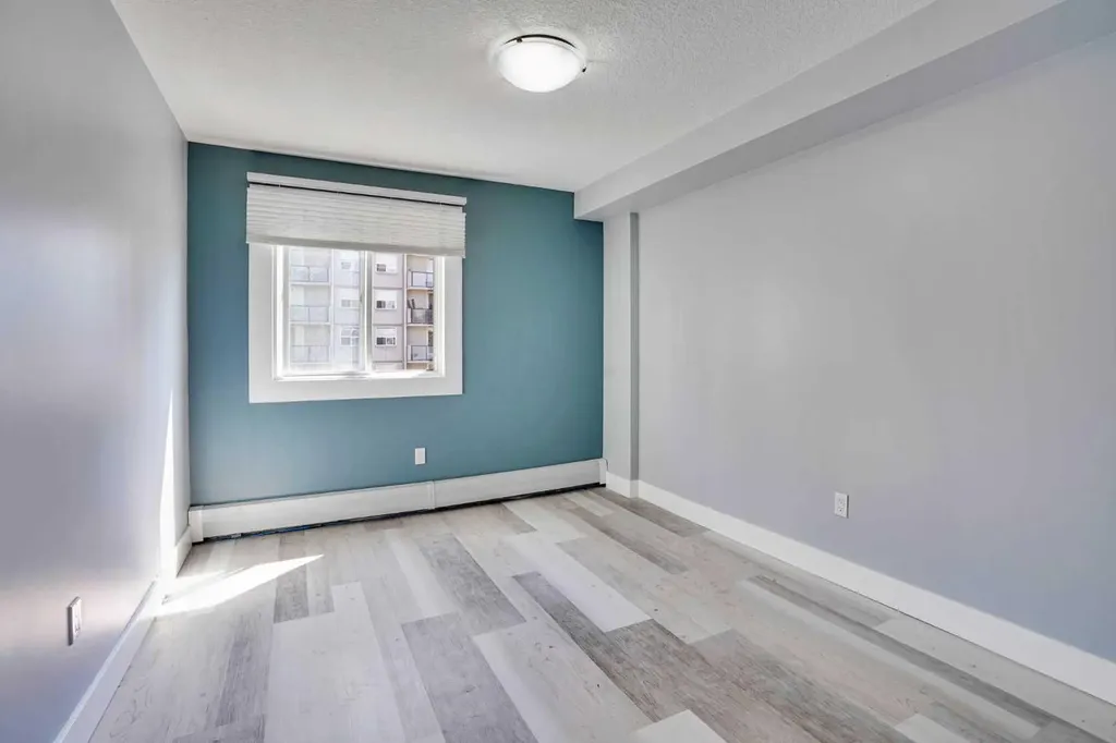 812 14 Avenue SW Calgary AB T2R 0N6