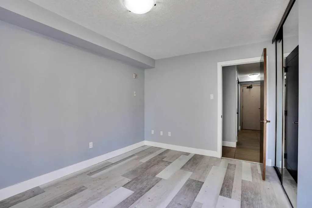 812 14 Avenue SW Calgary AB T2R 0N6